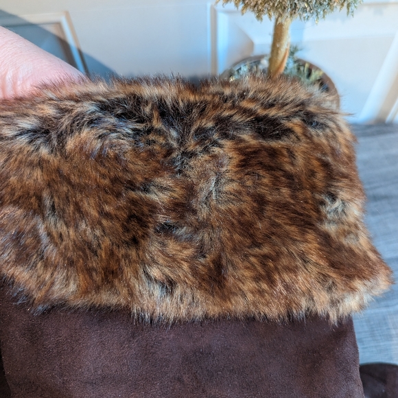 Ladies R2 Boots - Picture 2 of 4